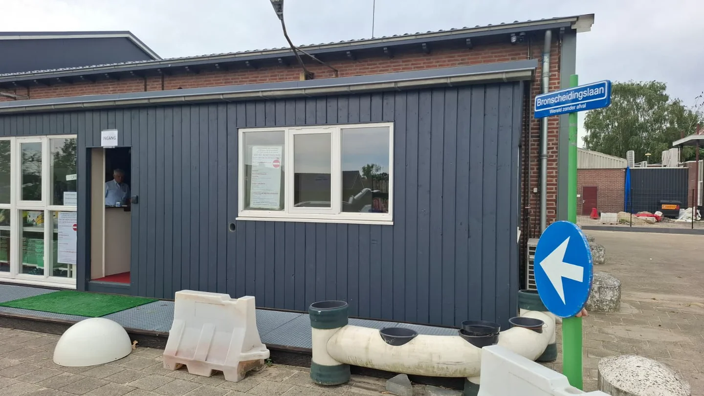 Loods kringloopwinkel den einder